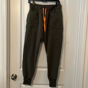 Figs cargo scrub joggers